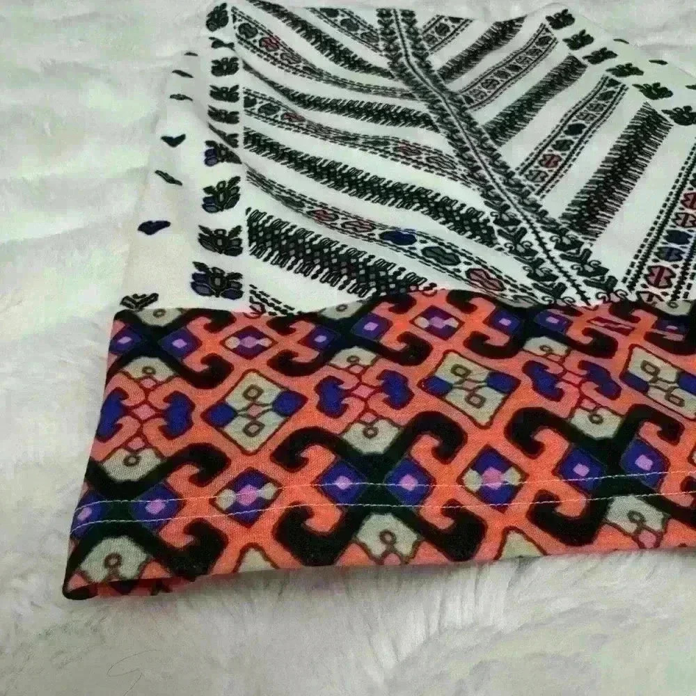 Women’s XS Colourful Pattern Pencil Skirt with a  Flattering Back Slit - Picture 2 of 14